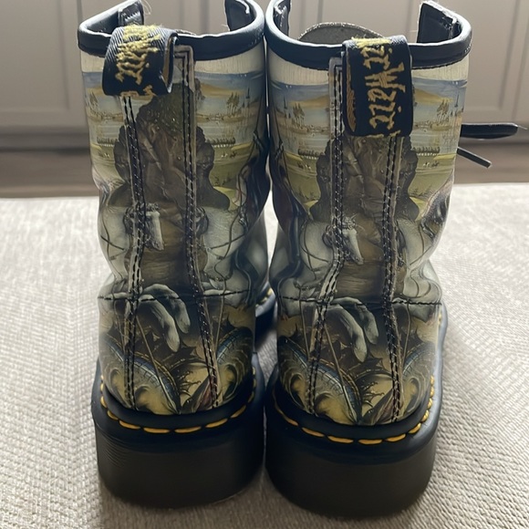 1460s Pascal Dr. Martens Rare St. George and the Dragon EUC - Picture 4 of 8